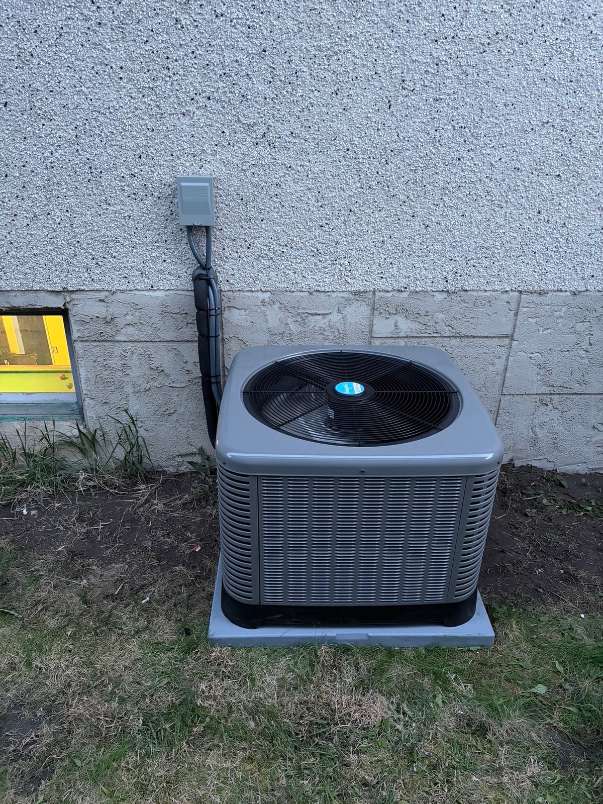 Air conditioner service photo from Jackson Heating and Cooling